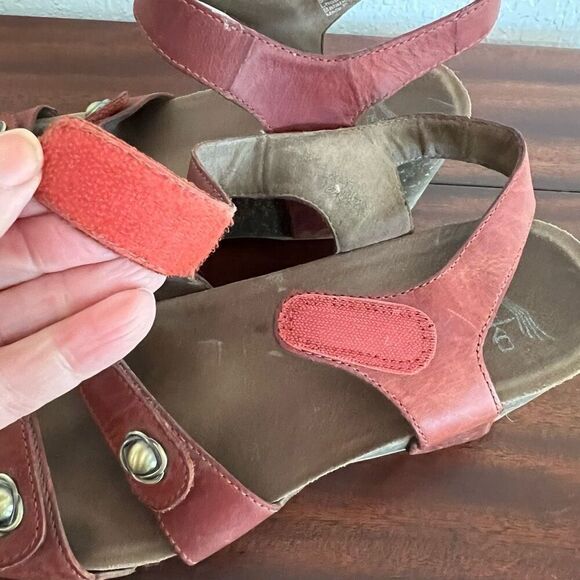 Dansko Savannah Cork Wedge Sandals. Size 40 (9.5/10). Good Condition. - Picture 5 of 12